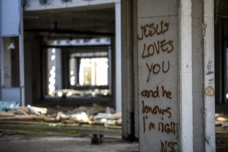 Kao iz postapokaliptičnog filma. Ovako izgleda bolnica u Blatu, ali ne brinite se. Imamo i fotografije iz budućnosti