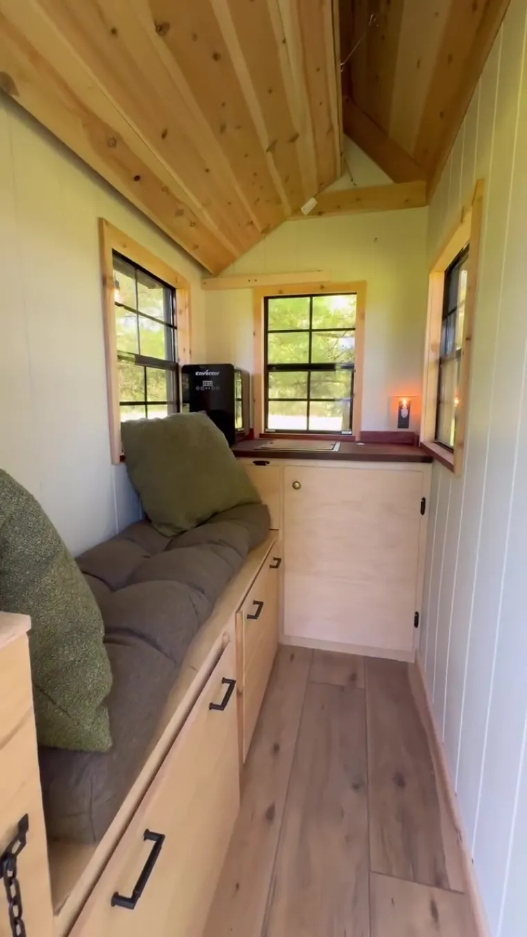 Osmislio je kuću od 20 kvadrata koju si svi možemo priu&scaron;titi, nudi sve &scaron;to čovjeku treba