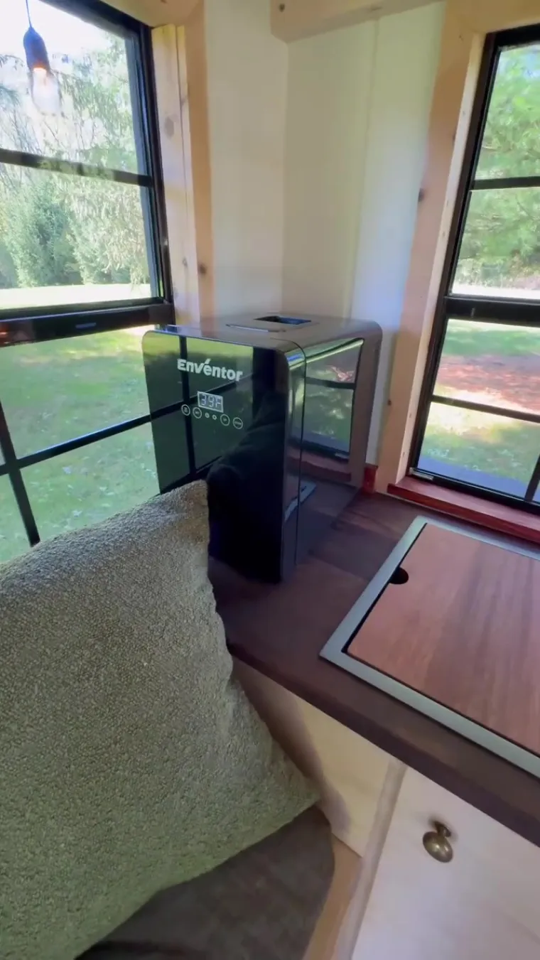 Osmislio je kuću od 20 kvadrata koju si svi možemo priu&scaron;titi, nudi sve &scaron;to čovjeku treba