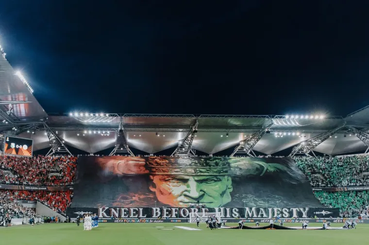 Poljski navijači rade sjajne koreografije.