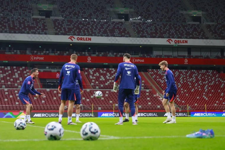 Naoružani policajci do&scaron;li pred stadion uoči utakmice s Hrvatskom