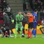 Livaković i ostali igrači pokušali su Alejandru Hernandezu objasniti situaciju, ali Španjolac je samo odmahnuo rukom i Livija rukama uputio prema izlazu. 