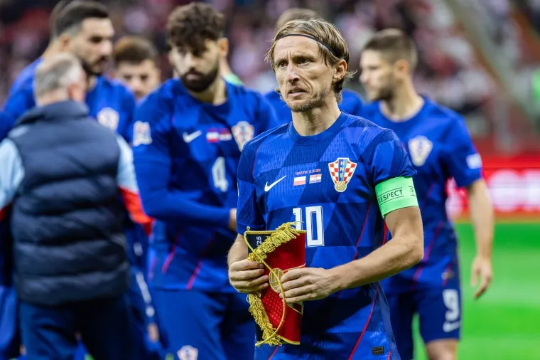 "To &scaron;to je Modrić uspio napraviti je &scaron;okantno. To je zapanjujuće, pomalo neshvatljivo i zaslužuje svaki respekt", stoji u naslovu na portalu Meczyki.pl.