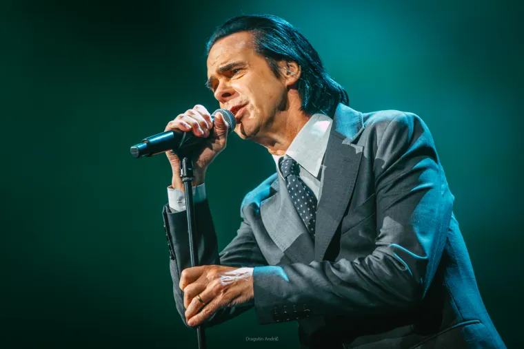 Spektakl u Areni Zagreb: Pogledajte kako je Nick Cave osvojio zagrebačku publiku