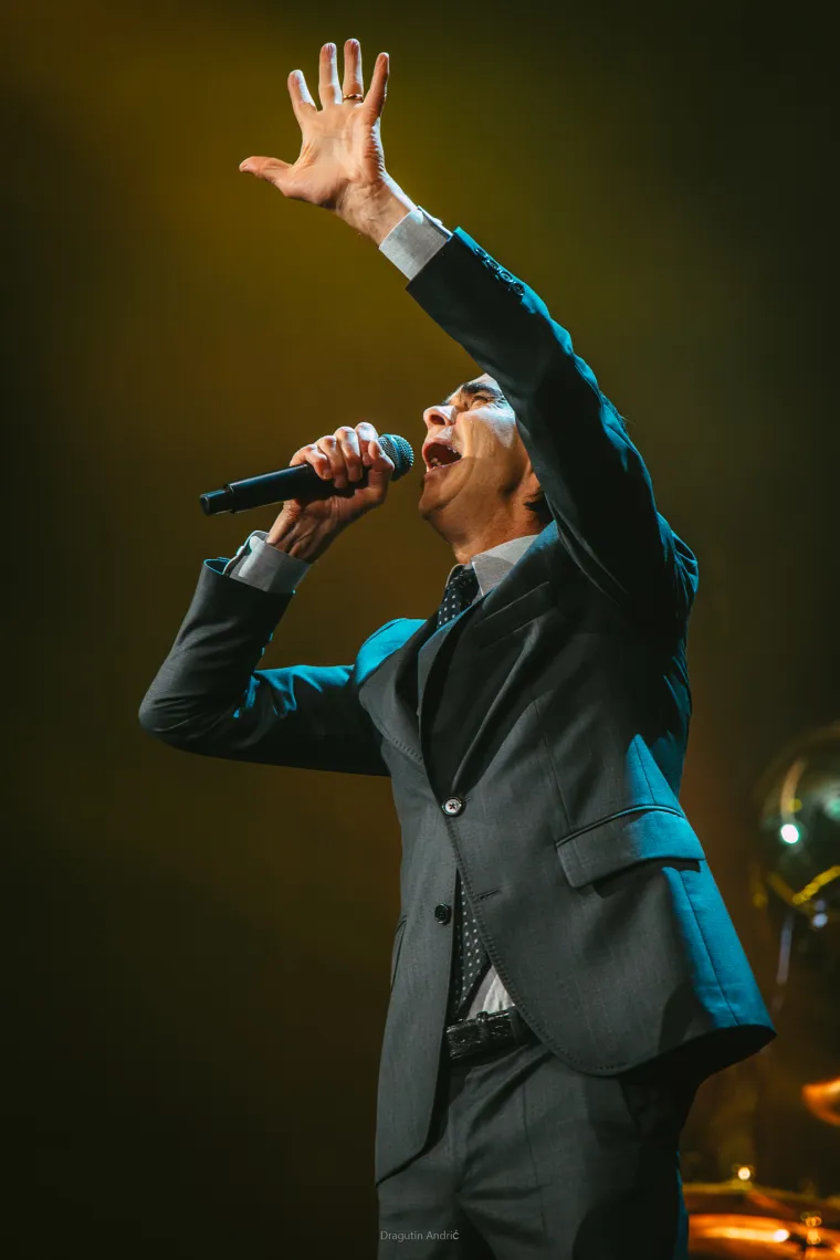 Spektakl u Areni Zagreb: Pogledajte kako je Nick Cave osvojio zagrebačku publiku