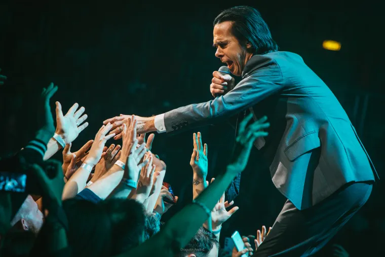 Spektakl u Areni Zagreb: Pogledajte kako je Nick Cave osvojio zagrebačku publiku