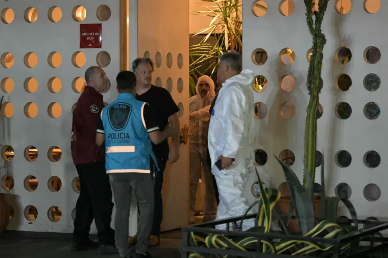 Fanovi u suzama! Pale svijeće ispred hotela nakon tragične smrti Liama Paynea