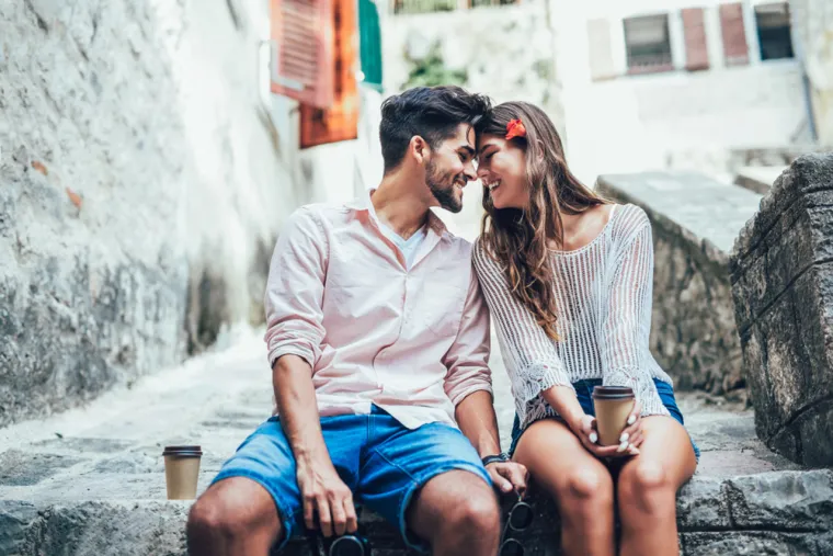 Dr. John je rekao da su studije otkrile da ne postoji korelacija između količine intimnih odnosa koje parovi imaju i sreće njihove veze. &quot;Malo je misteriozno koja je uloga intimnih odnosa, koja je norma?&quot;, istaknuo je.