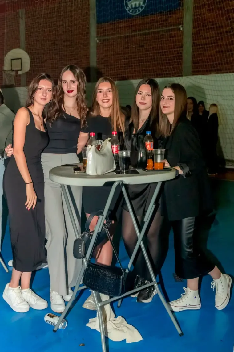 Osječki studenti tulumarili uz zvijezdu regije: Prezgodne Slavonke odu&scaron;evile outfitima