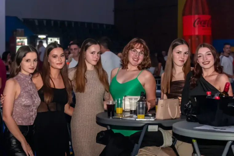 Osječki studenti tulumarili uz zvijezdu regije: Prezgodne Slavonke odu&scaron;evile outfitima