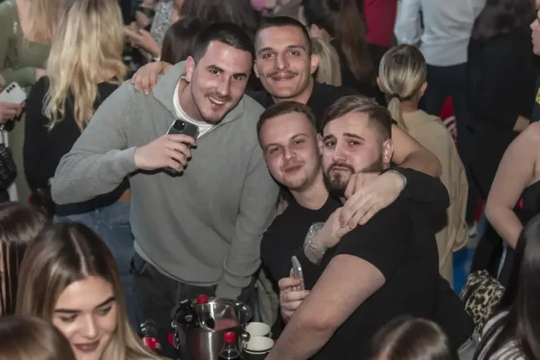 Osječki studenti tulumarili uz zvijezdu regije: Prezgodne Slavonke odu&scaron;evile outfitima