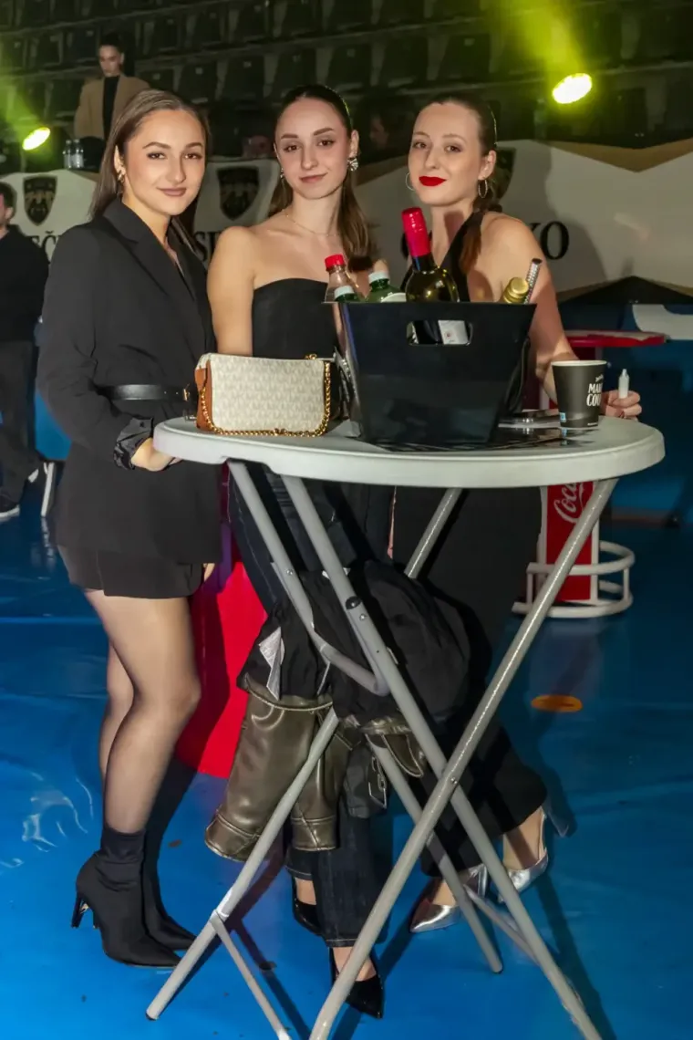 Osječki studenti tulumarili uz zvijezdu regije: Prezgodne Slavonke odu&scaron;evile outfitima