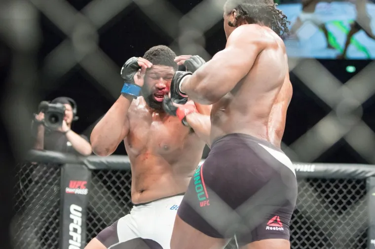 Kako Ngannou udara upoznao je Zagreb davne 2016. u meču protiv Curtisa Blaydesa kojeg je tada još nepoznati Kamerunac izbombardirao udarcima.