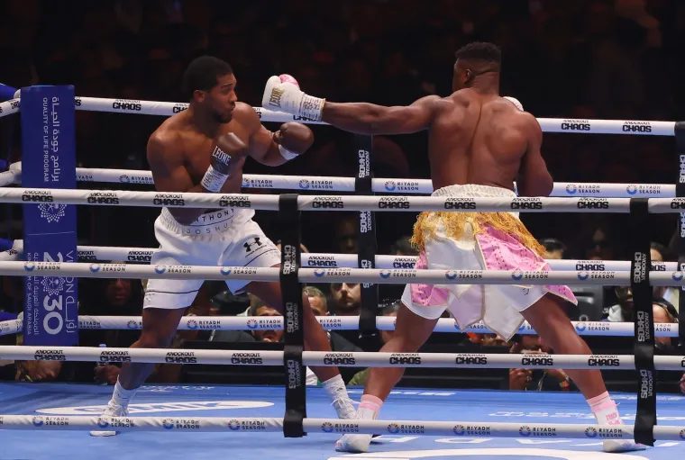 Slavni udarač o zastra&scaron;ujućem nokautu kojeg je 'popio': 'Napravio sam samo jednu pogre&scaron;ku'