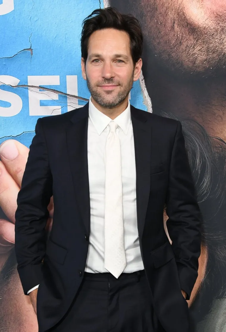 Paul Rudd (55) velik je miljenik žena, a komentirao je da se nada pozivu na zabave s Bradom Pittom i Georgeom Clooneyem. 