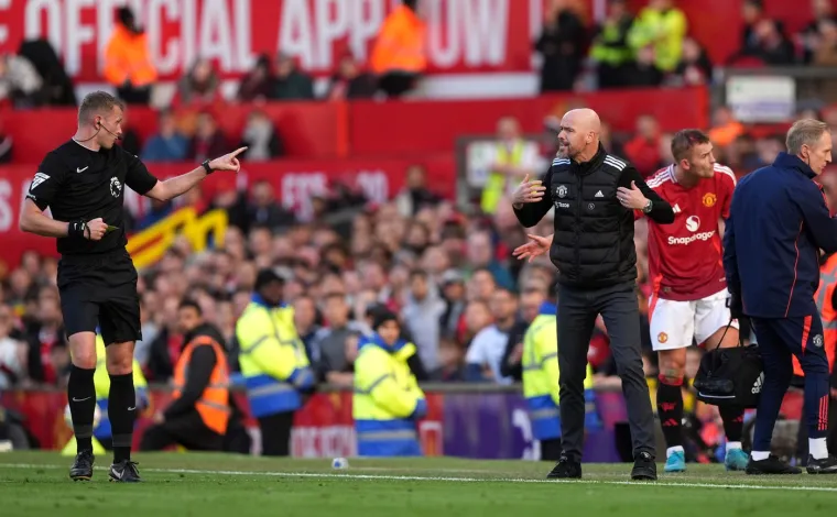 Schade nije dobio niti žuti karton zbog tog duela, a to je razljutilo izbornika Uniteda Erika Ten Haga