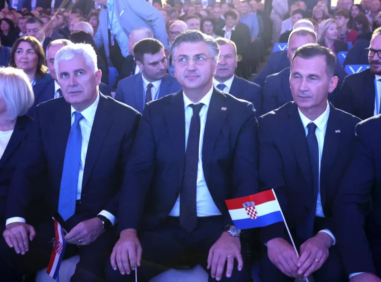 Pogledajte tko je sve do&scaron;ao na veliki Opći sabor HDZ-a u &Scaron;ibeniku