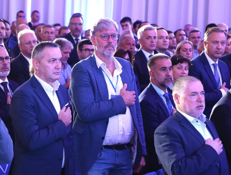 Pogledajte tko je sve do&scaron;ao na veliki Opći sabor HDZ-a u &Scaron;ibeniku