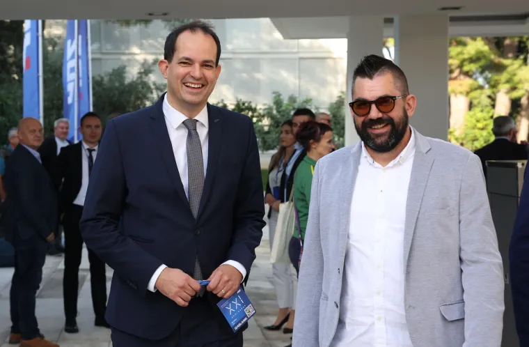 Pogledajte tko je sve do&scaron;ao na veliki Opći sabor HDZ-a u &Scaron;ibeniku