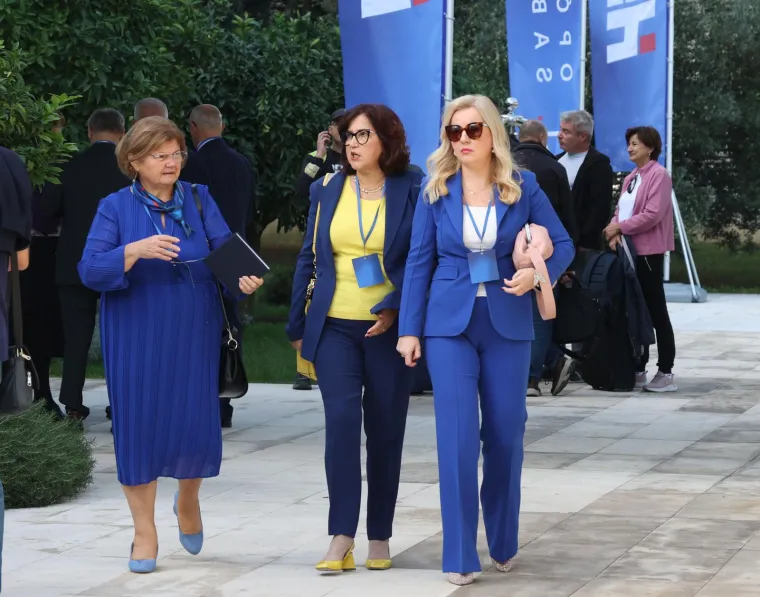 Pogledajte tko je sve do&scaron;ao na veliki Opći sabor HDZ-a u &Scaron;ibeniku