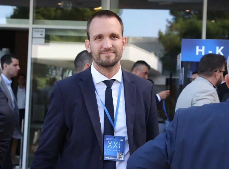 Pogledajte tko je sve do&scaron;ao na veliki Opći sabor HDZ-a u &Scaron;ibeniku