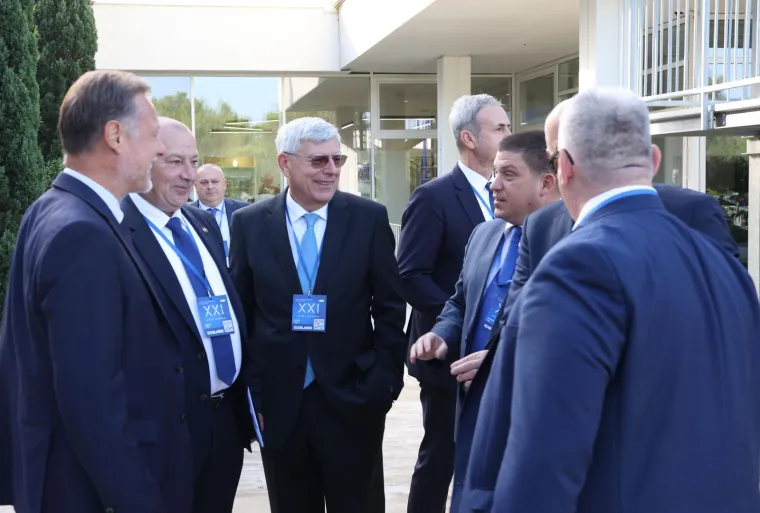 Pogledajte tko je sve do&scaron;ao na veliki Opći sabor HDZ-a u &Scaron;ibeniku