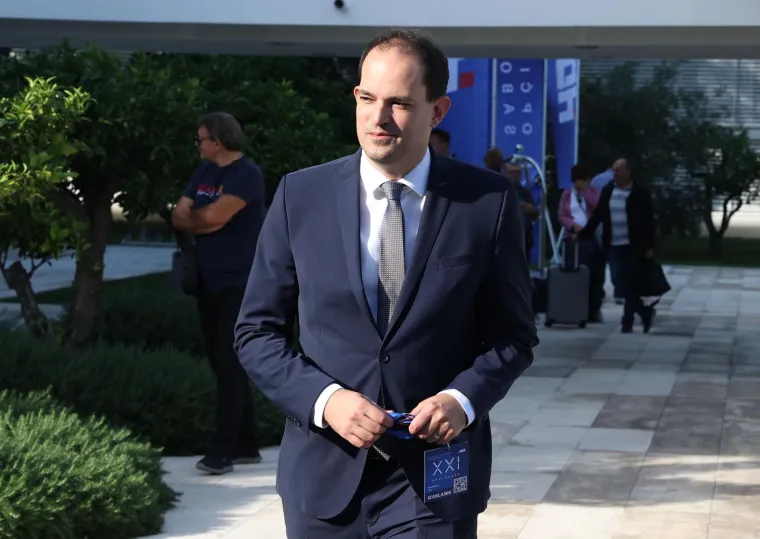 Pogledajte tko je sve do&scaron;ao na veliki Opći sabor HDZ-a u &Scaron;ibeniku