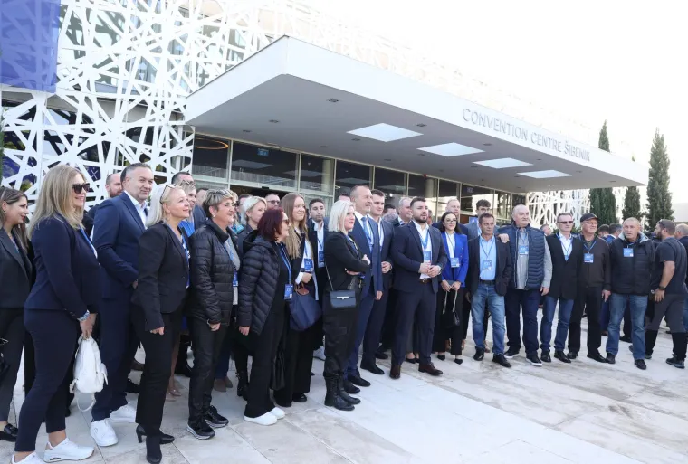 Pogledajte tko je sve do&scaron;ao na veliki Opći sabor HDZ-a u &Scaron;ibeniku