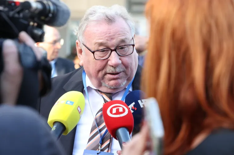 Pogledajte tko je sve do&scaron;ao na veliki Opći sabor HDZ-a u &Scaron;ibeniku