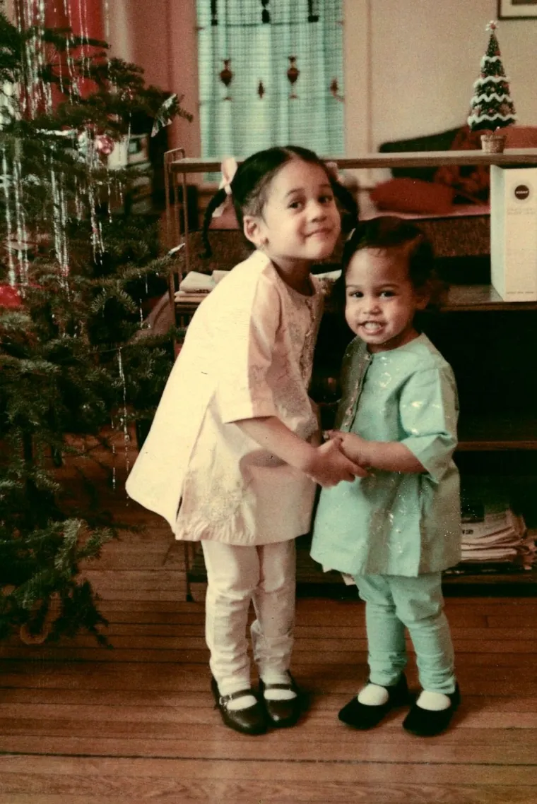 Kamala Harris sa sestrom Mayom na Božić 25. prosinca 1968. godine.