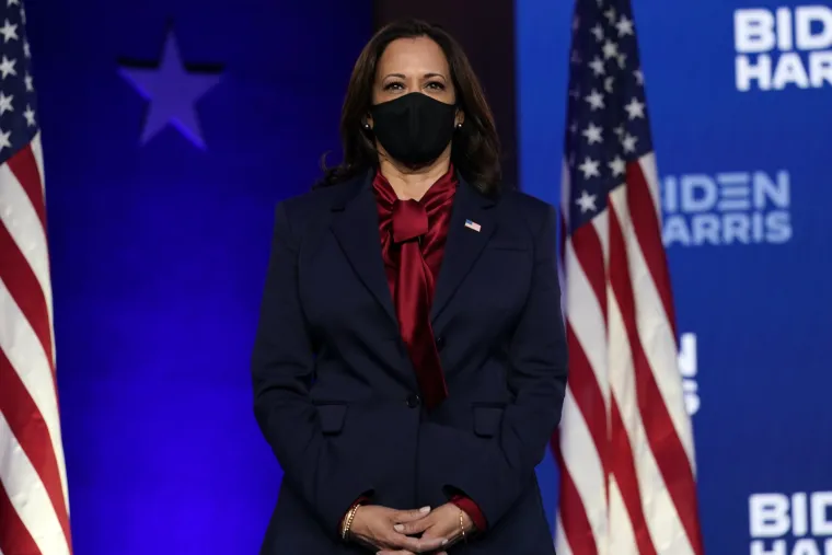 Slatkica u žutom kaputiću na korak do Bijele kuće. Pogledajte kako se Kamala mijenjala kroz godine