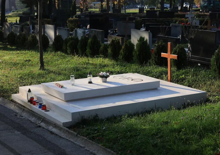 Na grob Ćire Blaževića postavljena poruka, ovo je srcedrapajuće