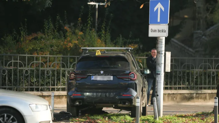 Otpadali su kotači, dijelovi su posvuda: Na raskrižju se sudarila tri auta, ima ozlijeđenih