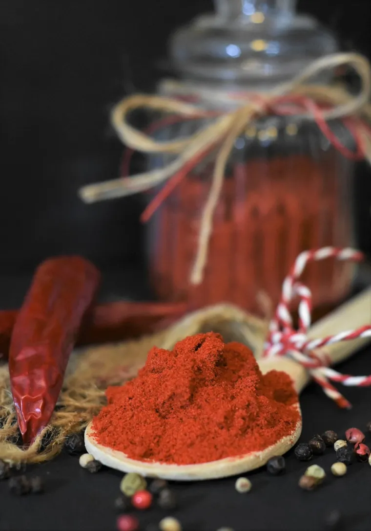 15. Paprika - Zamrzavanje paprike u prahu može promijeniti njen okus. Ostali začini, poput curryja i klinčića, također će imati drugačiji okus kada se zamrznu.