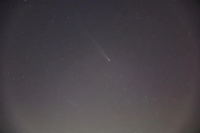Oortov oblak je ogromna sferna ljuska koja okružuje naš solarni sustav i dom je milijardama objekata, uključujući komete
