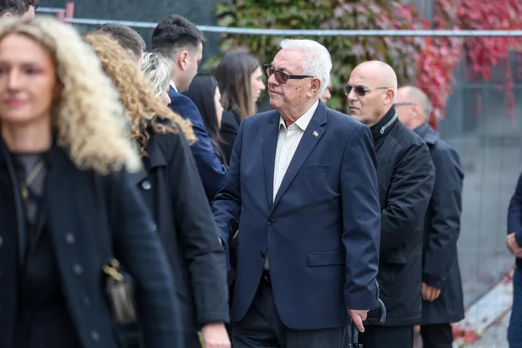 Zagrebački ispraćaj Ante Ćoru&scaron;ića: Do&scaron;li Dalić, Plenković, Božinović, Bebić...