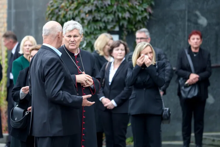 Zagrebački ispraćaj Ante Ćoru&scaron;ića: Do&scaron;li Dalić, Plenković, Božinović, Bebić...