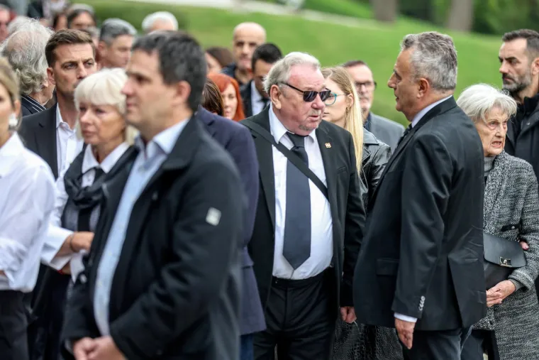 Zagrebački ispraćaj Ante Ćoru&scaron;ića: Do&scaron;li Dalić, Plenković, Božinović, Bebić...