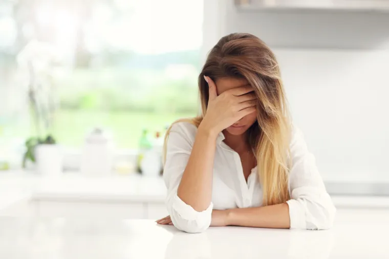 Druga najčešća motivacija žena za varanje je osjećaj emocionalne napuštenosti. Žene imaju četiri puta veću vjerojatnost da će prevariti iz ovog razloga. Samo pet posto muškaraca vara ako misle da partnerica više nije zagrijana za njih.