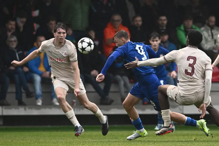 U 87. minuti je Jano realizirao jedanaesterac za 3-1 pa domaćinu nije naškodio ni crveni karton koji je potom zaradio strijelac tog pogotka, premda je Dinamo zabio pogodak u 92. minuti za konačnih 2-3. Strijelac je bio Niko Šepić.