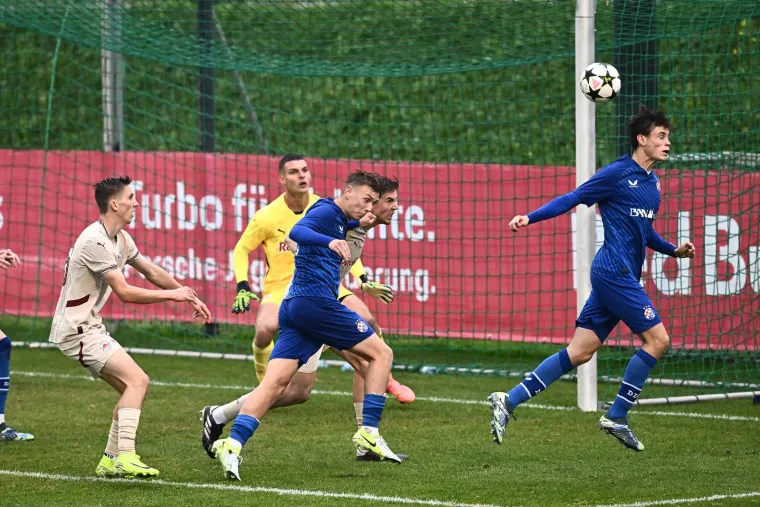 Mladi dinamovci pred Zajecovim očima imali igrača vi&scaron;e pa izgubili u Salzburgu