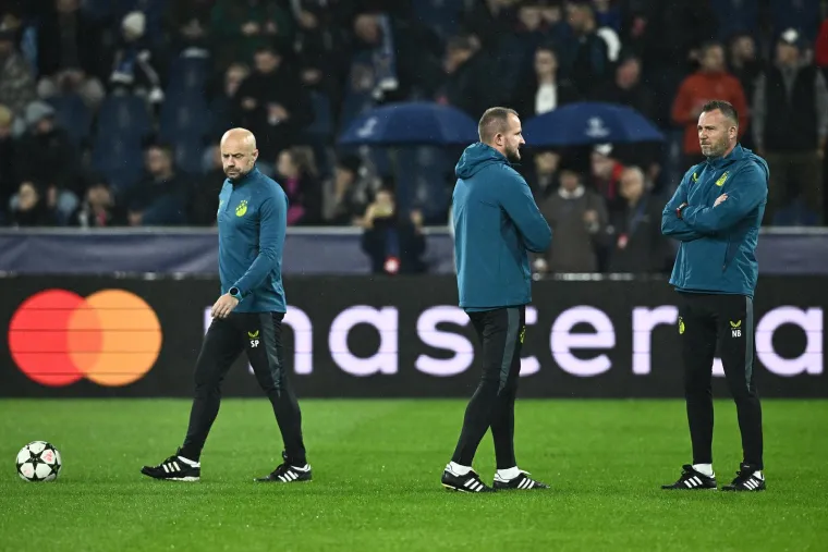 Dinamovce u Salzburgu dočekale poruke na tribinama, na meti bila dva igrača