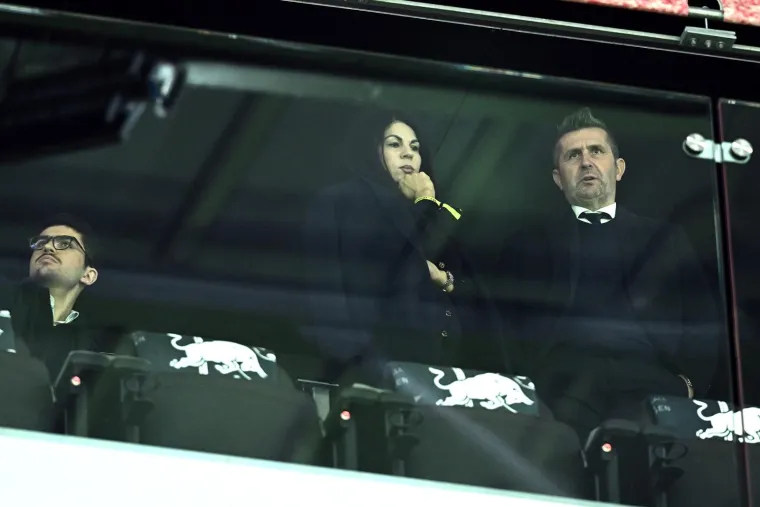 Dinamovce u Salzburgu dočekale poruke na tribinama, na meti bila dva igrača