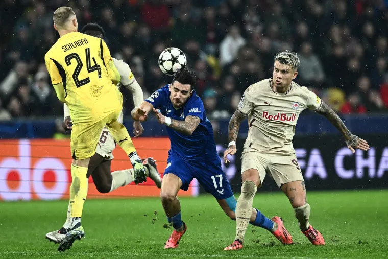 Dinamo je u 66. minuti imao obećavajuću priliku i u glavnoj je ulozi bio Kulenović. Ogiwara je poslao loptu prema napadaču Dinama, a izvan svog šesnaesterca izašao je domaći golman Schlager koji ga je srušio.
