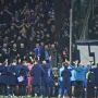 RB Salzburg je dao Dinamu na raspolaganje 1.500 ulaznica, no u Mozartovom gradu su Plavi  imali daleko veću podršku jer su se navijači snalazili na razne načine. Stadion, koji je kapacitet 30.188 gledatelja nije bio rasprodan, pa je i to olakšalo potragu za ulaznicama. Većina navijača je stigla na dan utakmice s obzirom da je Zagreb udaljen tek nešto više od 400km.