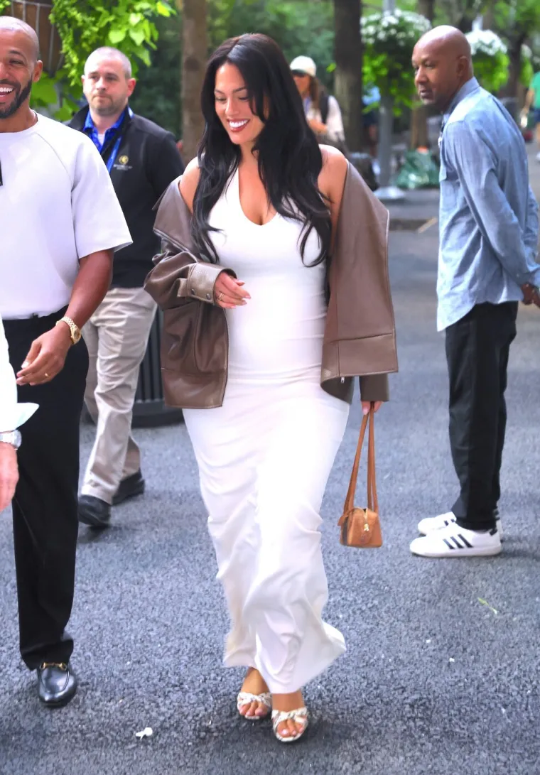 Sa skoro 100 kila zavladala je pistom Victoria's Secreta: Ovo je Ashley Graham