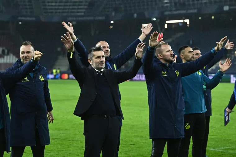 Zajec u jednom trenutku na Red Bull Areni pokazao papir. Svi pričaju o 'misterioznom potezu' predsjednika Dinama