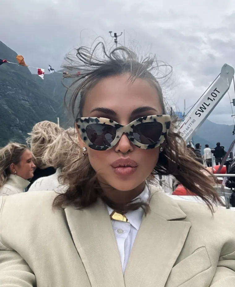 Korigirala je samo nos? 'Isplivale' stare fotografije Emine Jahović na kojima izgleda neprepoznatljivo