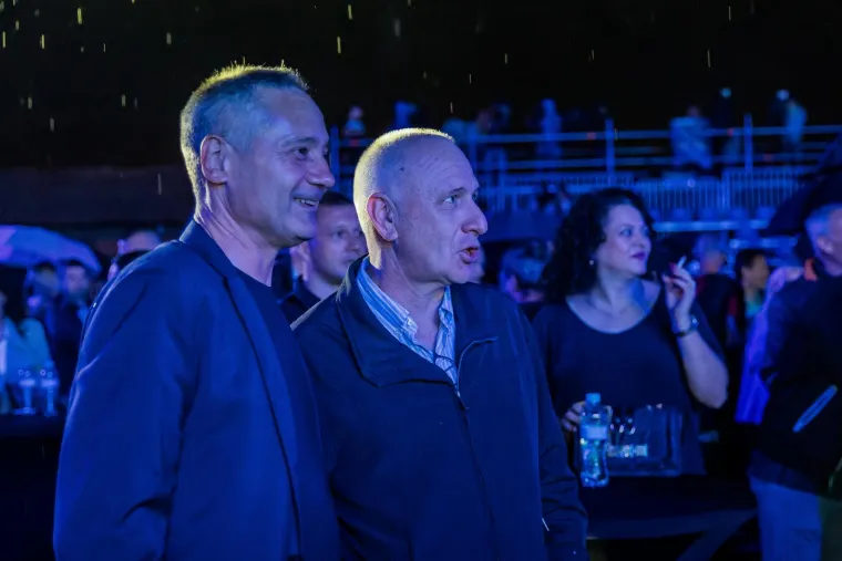 Ovakav doček nisu imali ni Vatreni. HDZ predstavio svog kandidata za gradonačelnika Splita, morate vidjeti kako...