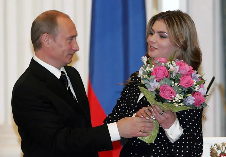 Ova nekadašnja zlatna medaljašica s Olimpijskih igara 2004. godine, danas je tema mnogih medijskih špekulacija zbog povezanosti s Putinom, koja traje godinama, iako njihova veza nikada nije službeno potvrđena. 